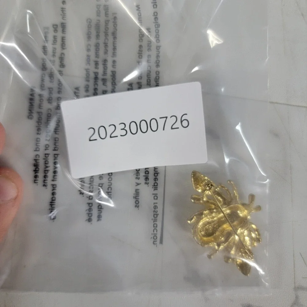 Gaudy Gold Good Luck Bug Pin, 1980s Brooch, Insect‎ Beetle Big Flying